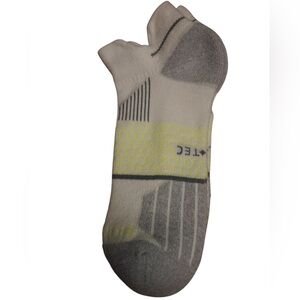 NWOT - Bombas Women’s Gray and White Ankle  Socks